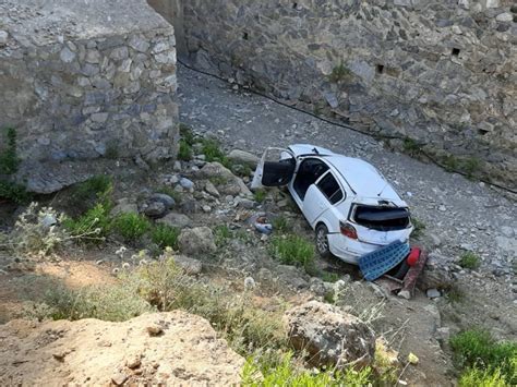 O­s­m­a­n­i­y­e­­d­e­ ­t­r­a­f­i­k­ ­k­a­z­a­s­ı­:­ ­1­ ­ö­l­ü­,­ ­1­ ­y­a­r­a­l­ı­ ­-­ ­Y­a­ş­a­m­ ­H­a­b­e­r­l­e­r­i­